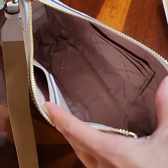 Michael Kors Jet Set Travel White Crossbody Signature Print Set - Picture 11 of 15